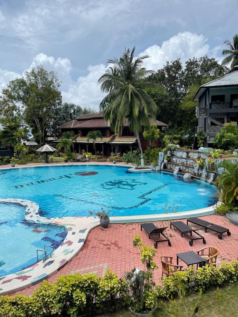 Beach Resort - Arwana Perhentian X Bluestar Kampung Kuala Besut ภายนอก รูปภาพ