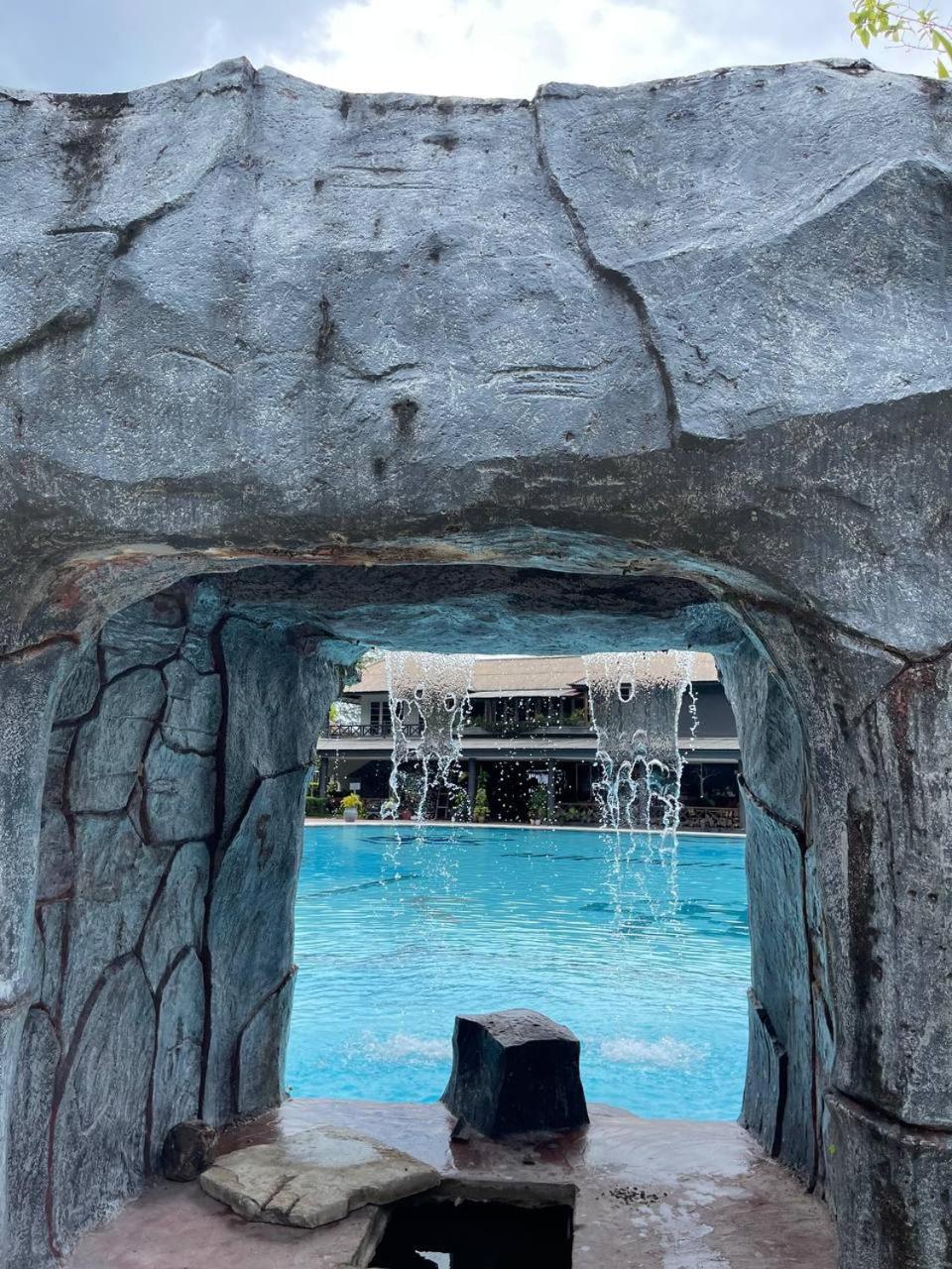 Beach Resort - Arwana Perhentian X Bluestar Kampung Kuala Besut ภายนอก รูปภาพ